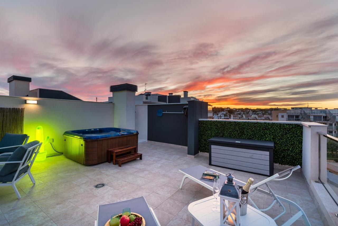 La Zenia Cocoon - Luxury Penthouse With Jacuzzi, 2 Pools, Indoor Heated Pool, Sauna, Gym, Playstation Apartment Dehesa de Campoamor  Luaran gambar